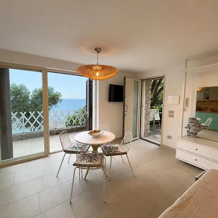 Almare Terraces Seafront Residences بيت للعطل *